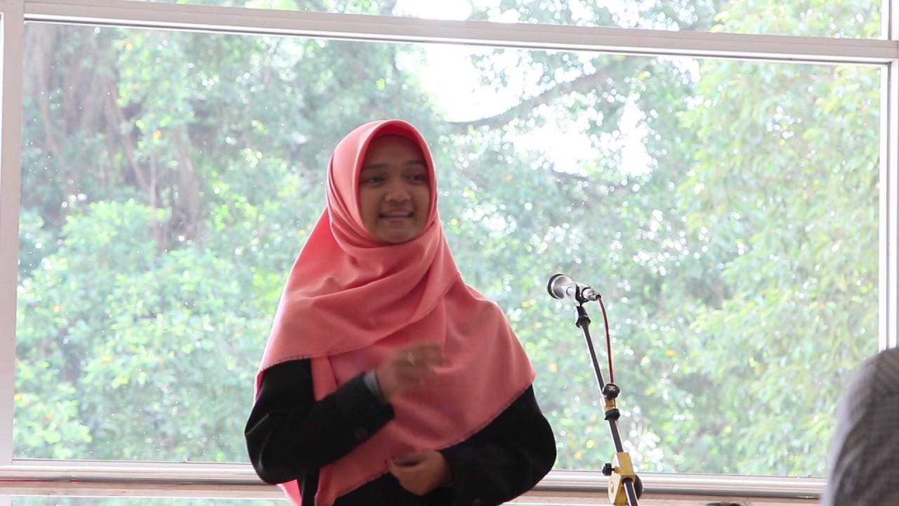 Juara 1 Pidato Bahasa Inggris Amalia Farah Conserve Our Languages To Conserve Our Culture Youtube