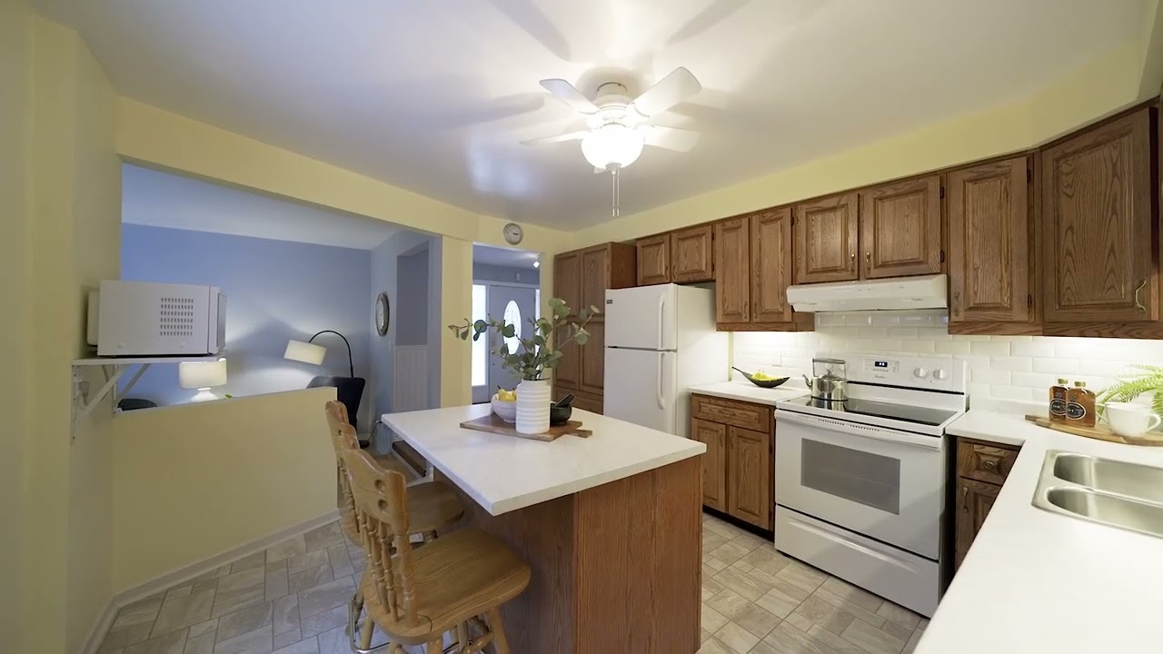 32 Colette Dr, Whitby