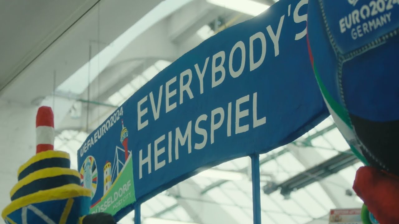 Everybody`s Heimspiel - Unser Mottowagen zum Rosenmontagszug in Düsseldorf