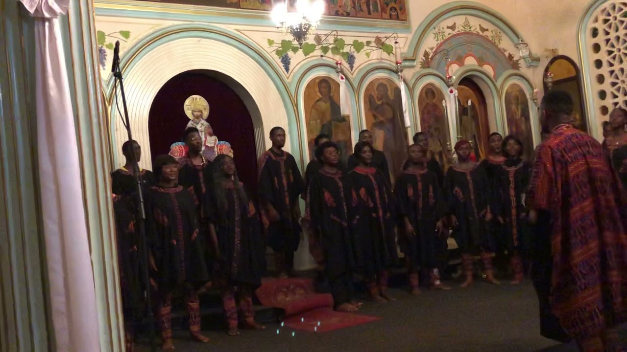 Manu Dibango soir au village par le Mboa Youth Choir Choeur National des jeunes