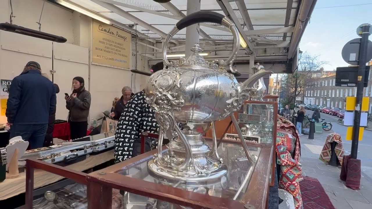 KHU CHỢ NỔI TIẾNG NHIỀU ĐỒ CỔ CÓ GIÁ TRỊ TẠI VƯƠNG QUỐC ANH