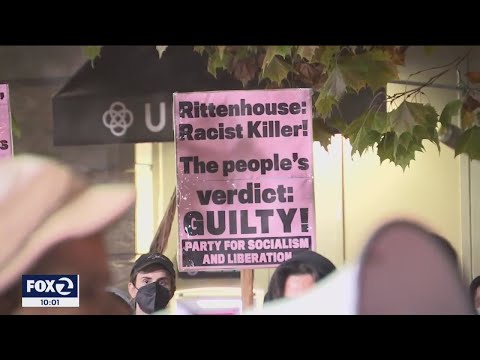 ⁣Protesters march in Oakland in opposition to Kyle Rittenhouse verdict