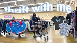 THRIFT WITH ME // shopping alone at my *FAVORITE* thrift store!!!