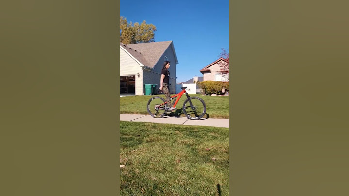 👋Look, mom! No hands!😁🚲 • #mtb