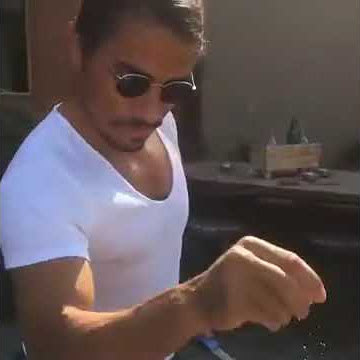 Download lagu Turkish Salt Bae Original Video Sprinkling Salt