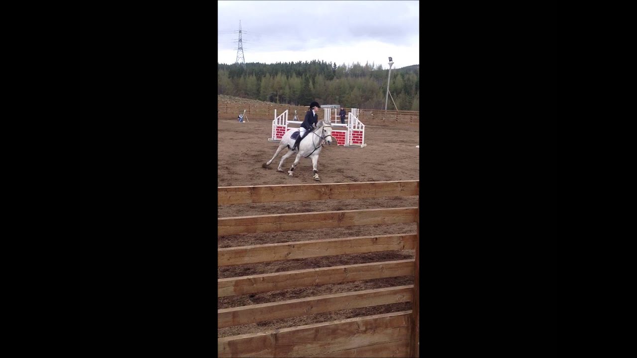 She Hit The Floor Hannah And Doby Youtube