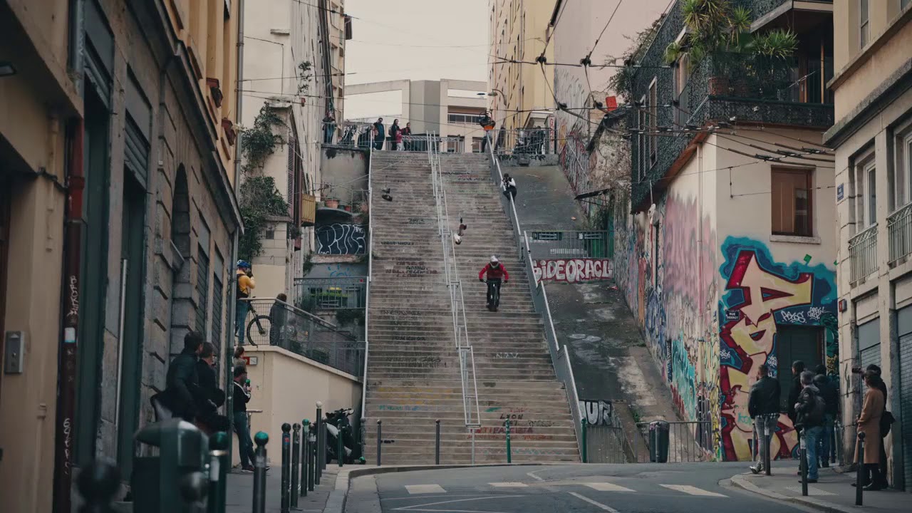 Urban Freeride Lives - Fabio Wibmer Backwards