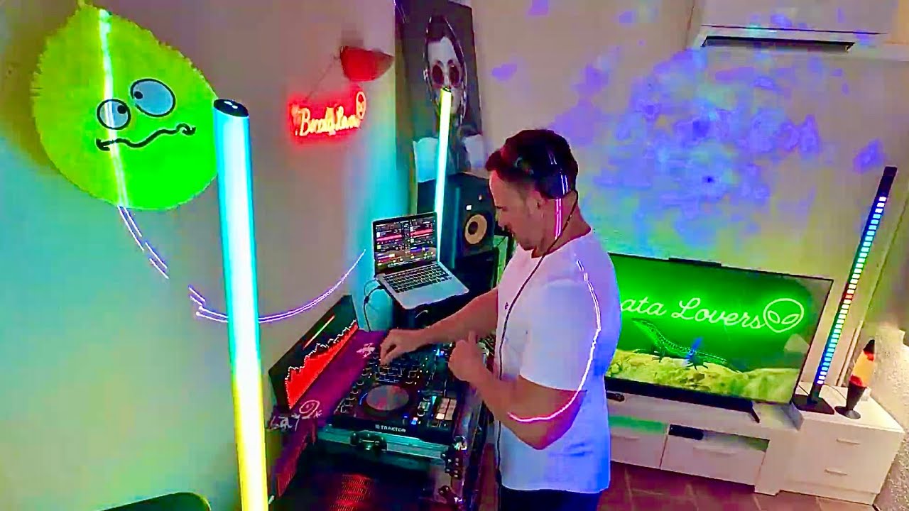 TECH HOUSE MIX 2026 🪩| Bocatalovers Live Mix 📡🎶 - YouTube