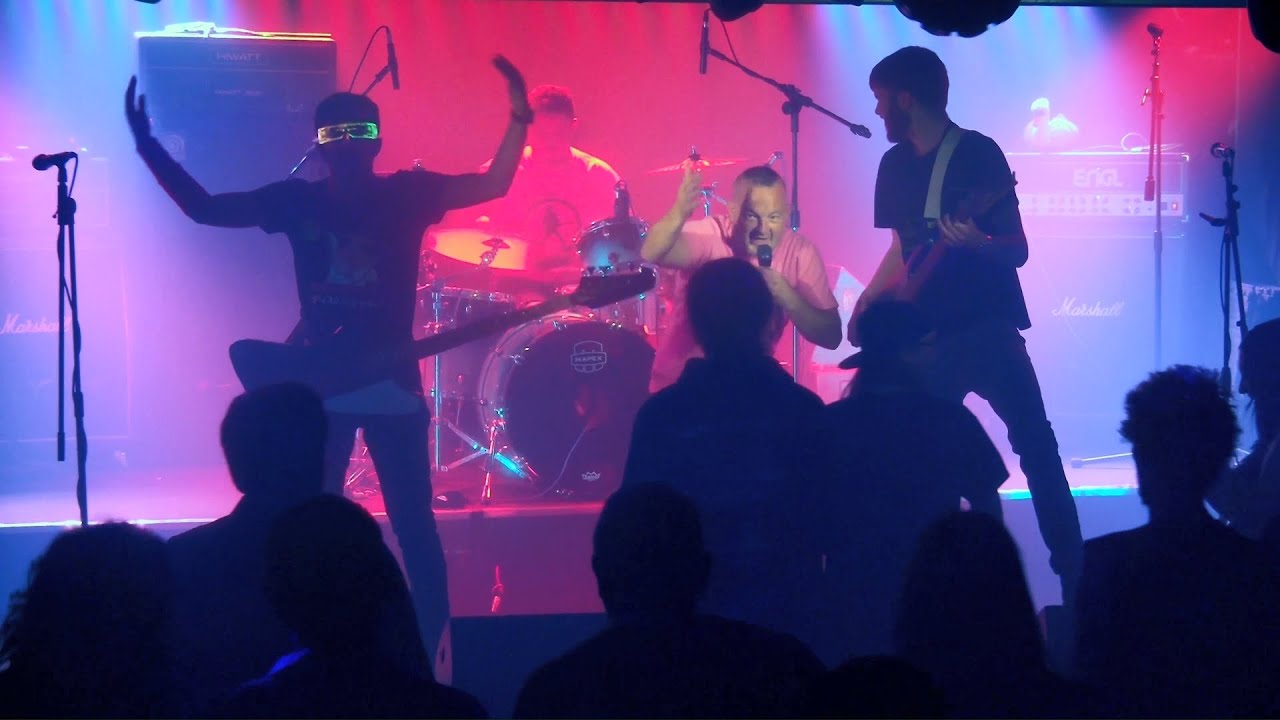 Beneath the Breakwater - Pulling Faces (Live)