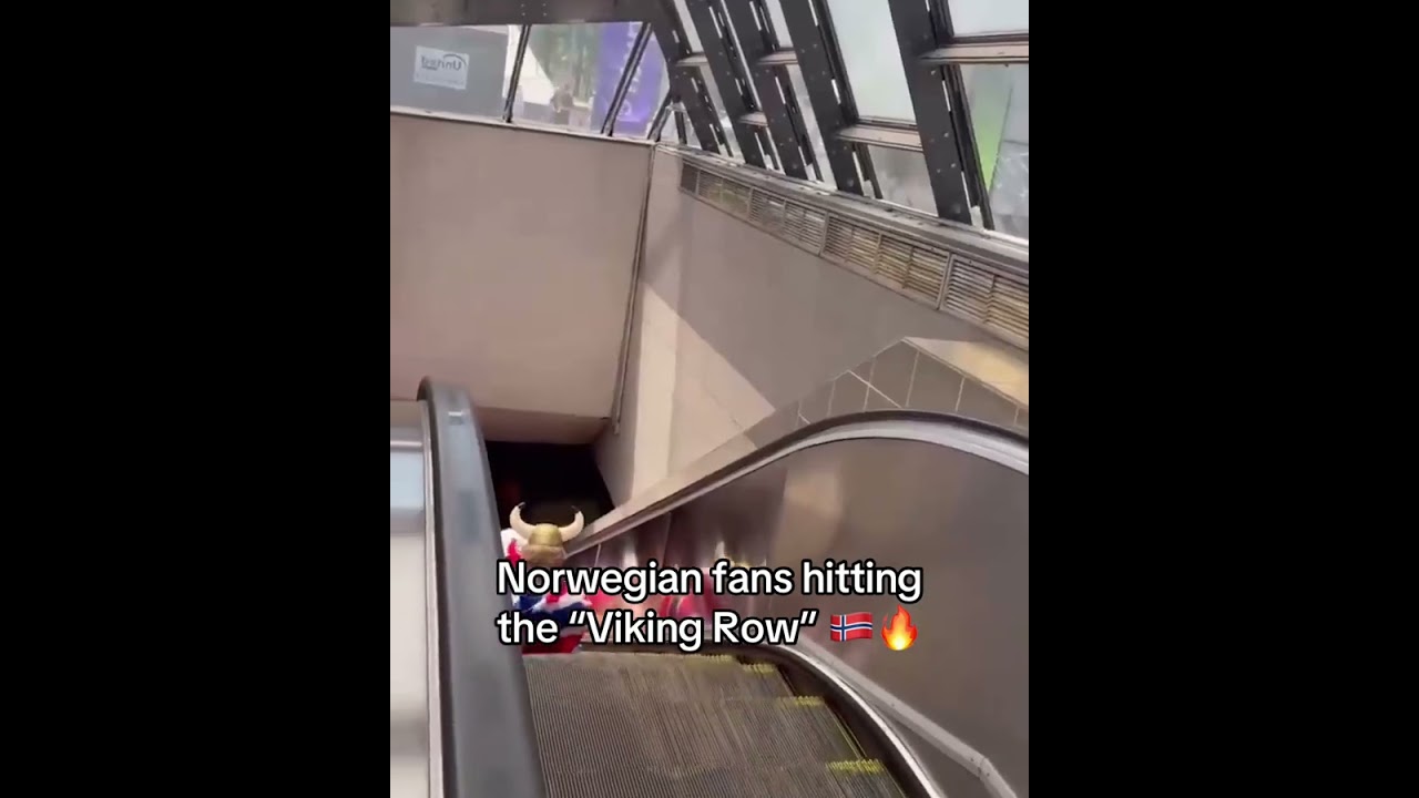 You see an escalator, Norway fans see a rowing opportunity π (via @jersiegel/TT)