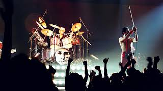 Queen - We Are The Champions (Live in Hartford 1980) UPGRADE
