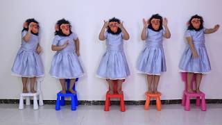 Música Cinco Macaquinhos | Chanson Cinq petits singes | Comptines Et Chansons | À Bébé Chanson