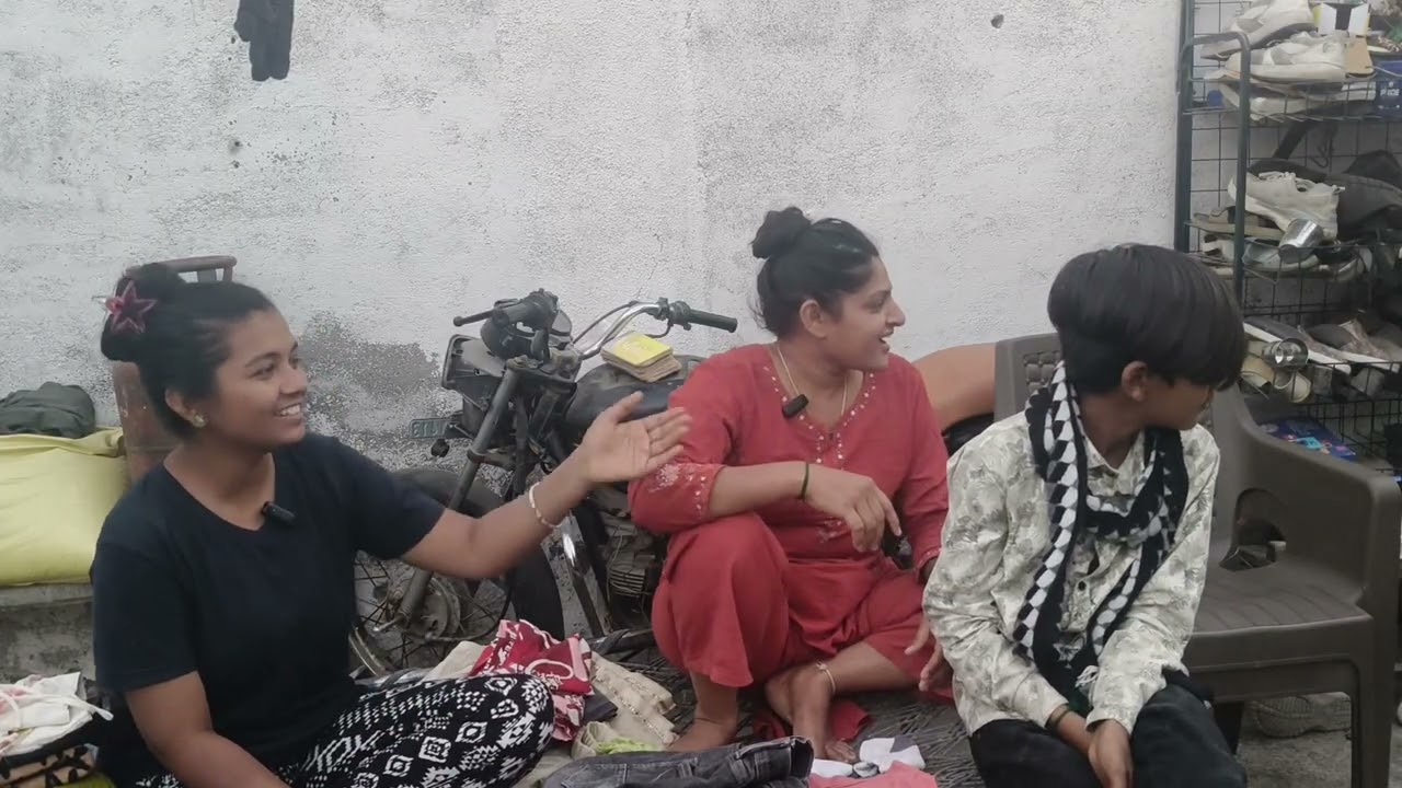 બંને બેનું થયું ભેગી અને કર્યા પોત પોતાના છોકરાના વખાણ ને કર્યા છેલ્લે ઝઘડા...