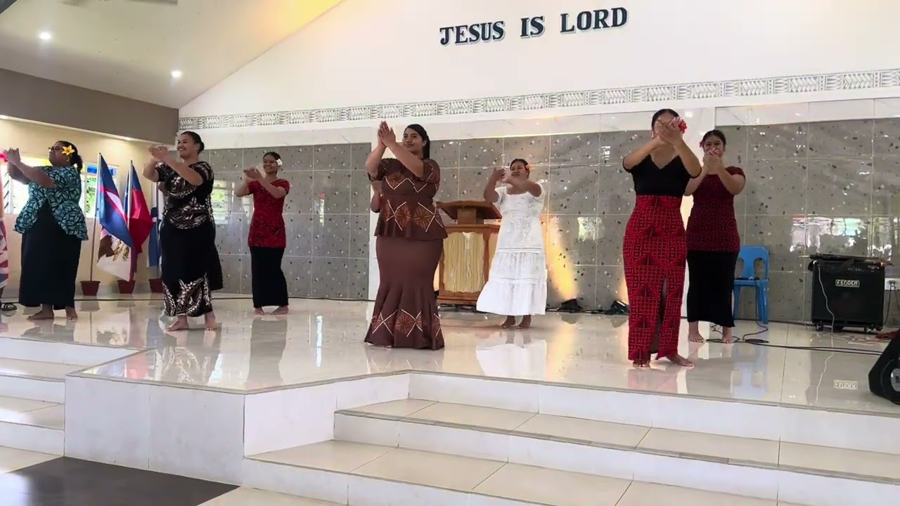 Tapena lou loto ia māmā dance by Ablaze Youth Girls