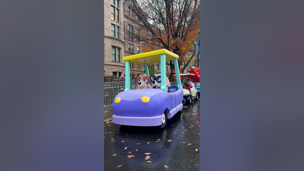 The Grannies at the Macy's Thanksgiving Day Parade 💙 | Bluey