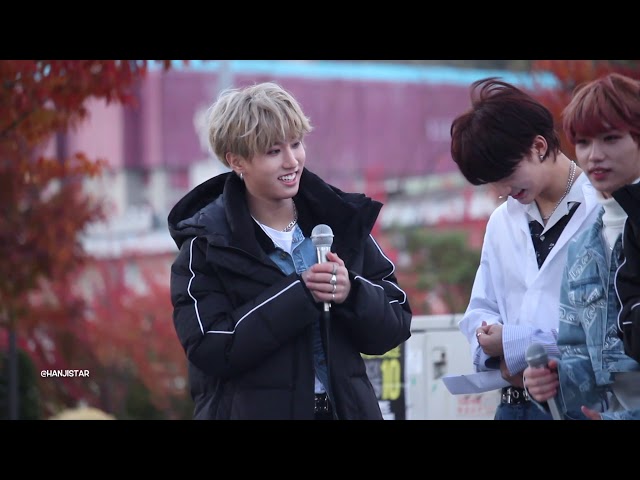 181027 Stray Kids Mini Fanmeeting - Jisung sharing his jacket with Hyunjin class=