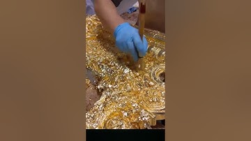 Khung tranh dát vàng