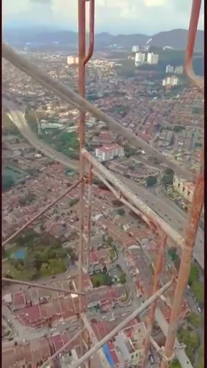 menikmati resiko di atas gedung #shorts