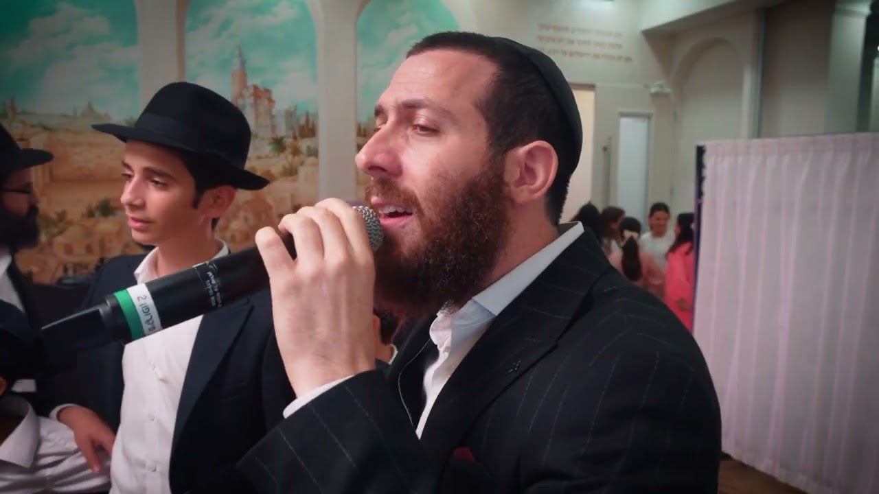 בר מצווה מושלמת עם הזמר וה-DJ ישראליק בש (בליווי קלידים/DJ)
