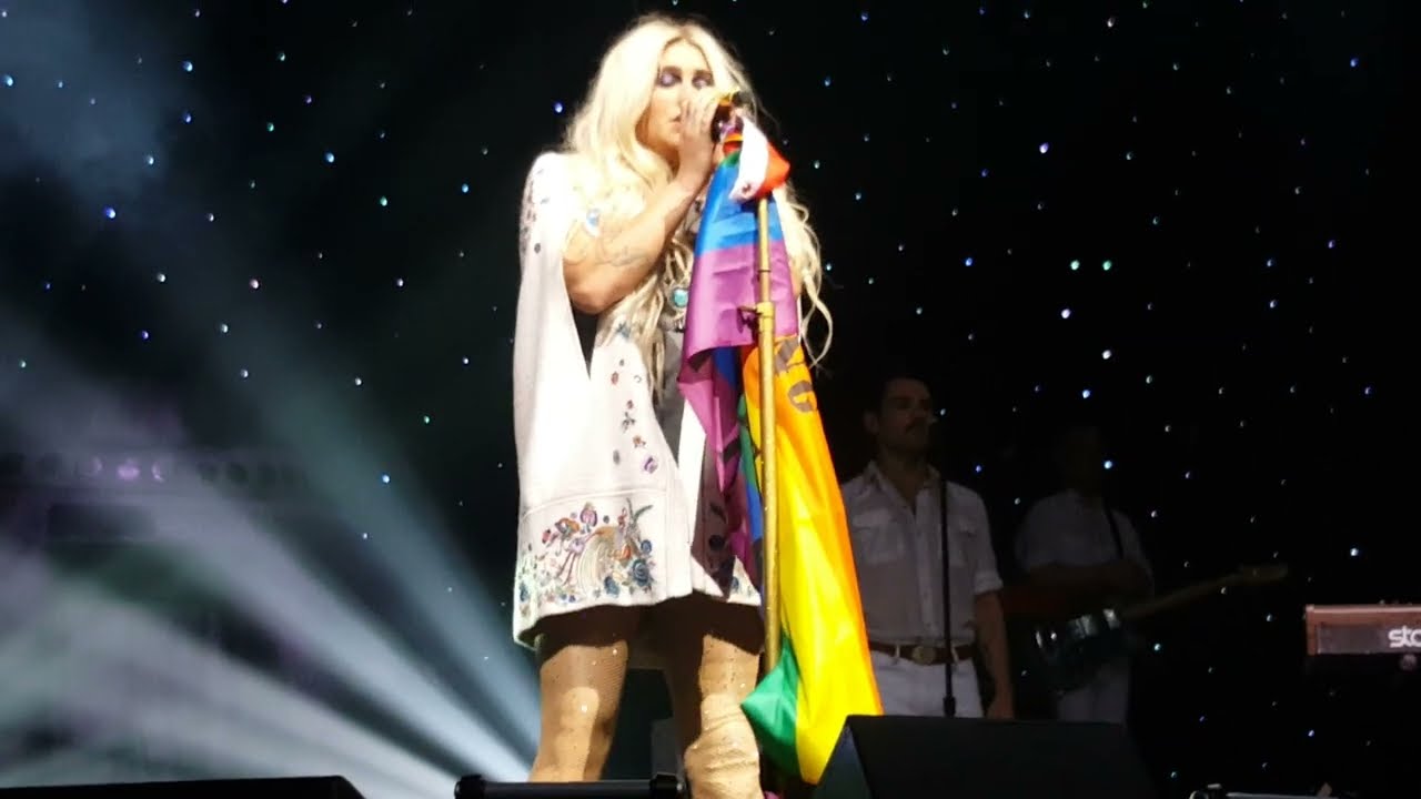 Praying (Live) - Kesha Ke$ha (The Rainbow Tour Sydney 11/01/2018)