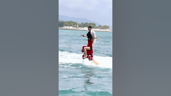 Flyboard ride is so fun😝💃#1351 💦Woman enjoying fly on water #amusementpark #adventure #flyboard