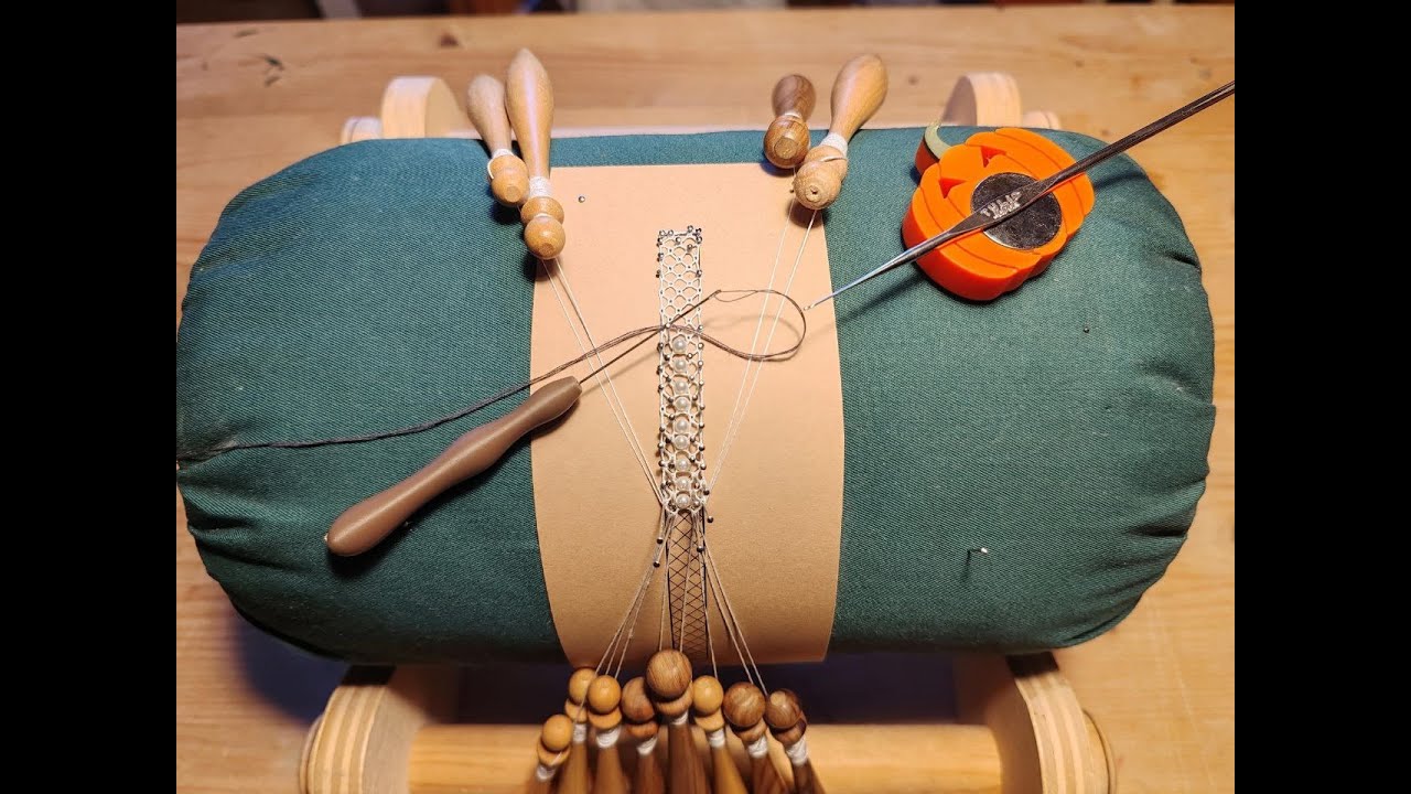 Inserimento perline - tombolo 