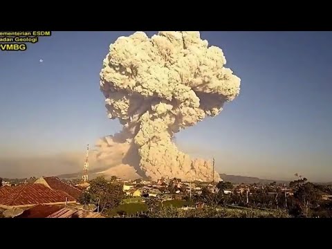 Caught on cam: Timelapse video of Mount Sinabung volcano eruption