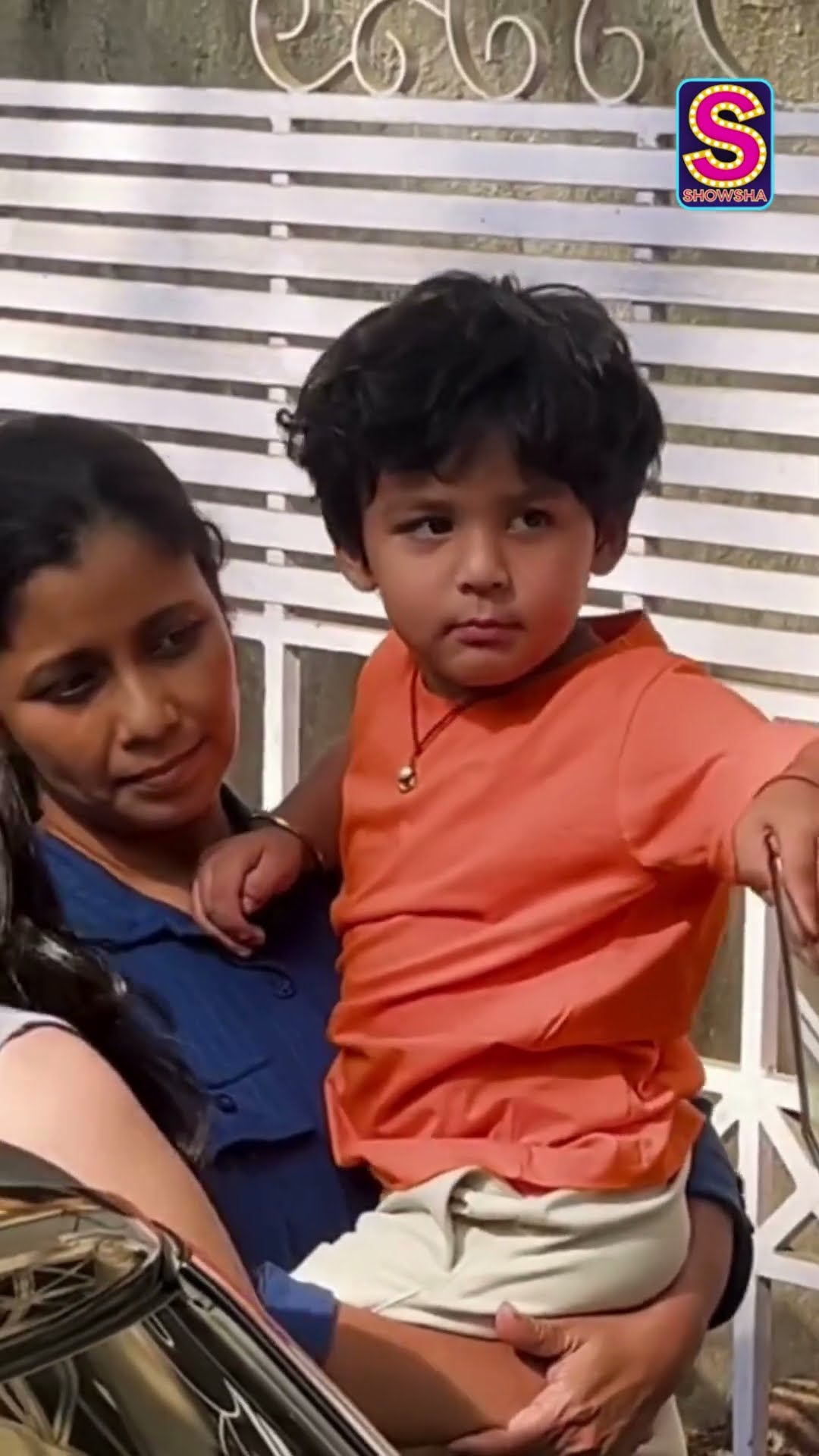 Comedian Bharti Singh’s Son- Laksh ‘Gola’ Fun Interaction With The Paps | N18S #bhartisingh