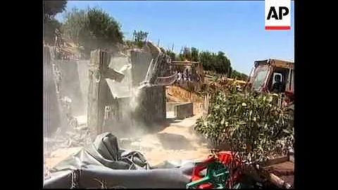 West Bank - Israeli's demolish Palestinian homes - DayDayNews