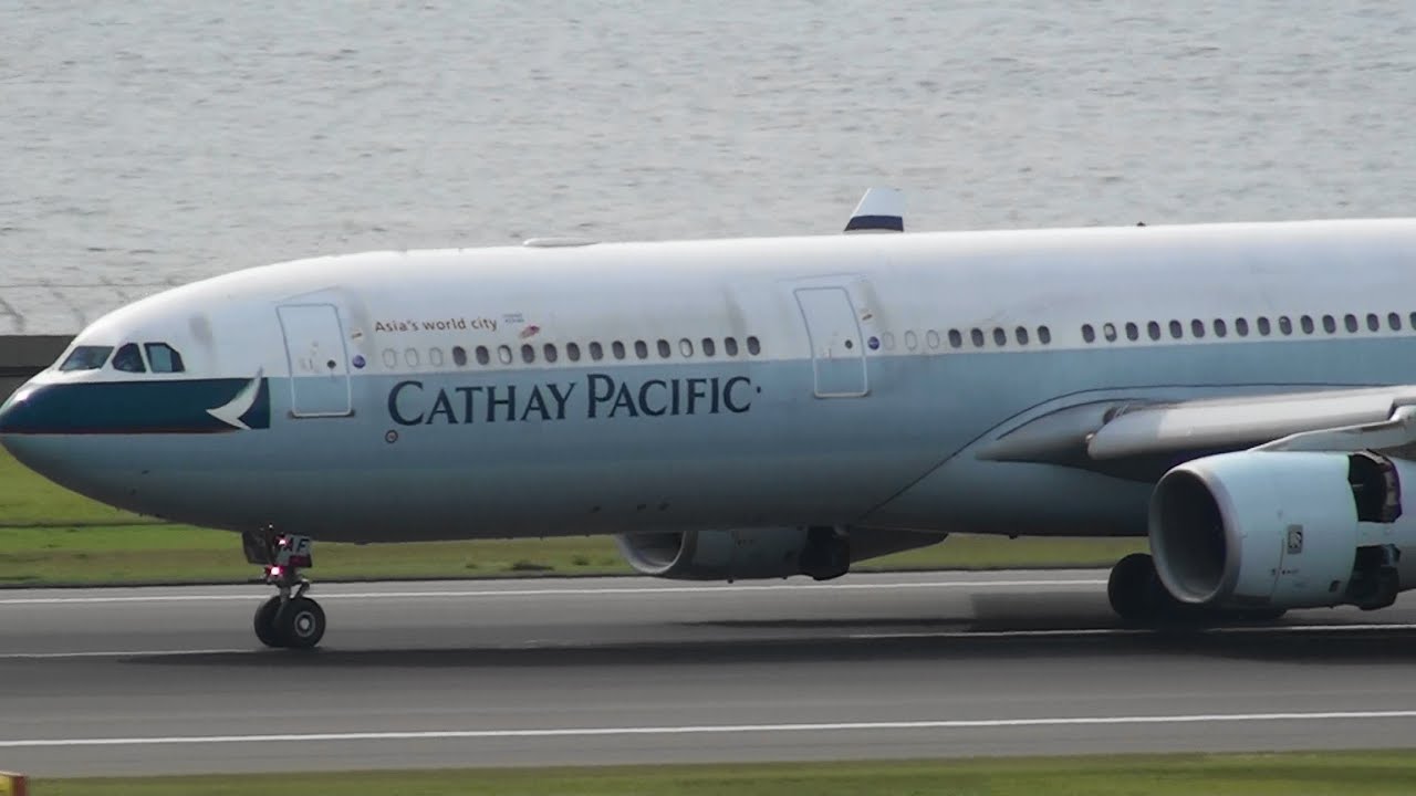 Cathay Pacific Airways Airbus A330-300 B-LAF LANDING CHUBU