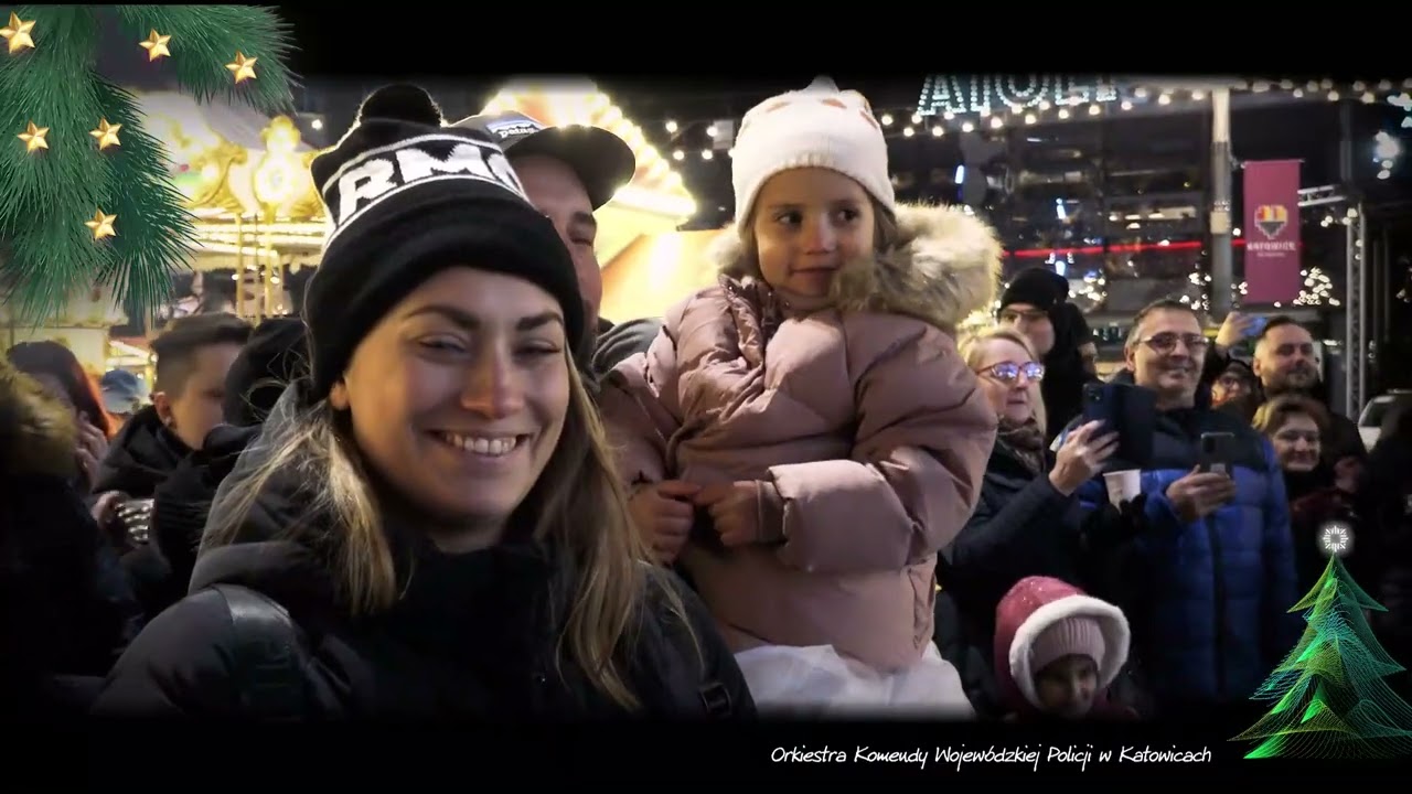 Policyjna orkiestra gra na katowickim Rynku. Flash mob. Źródło: Śląska Policja