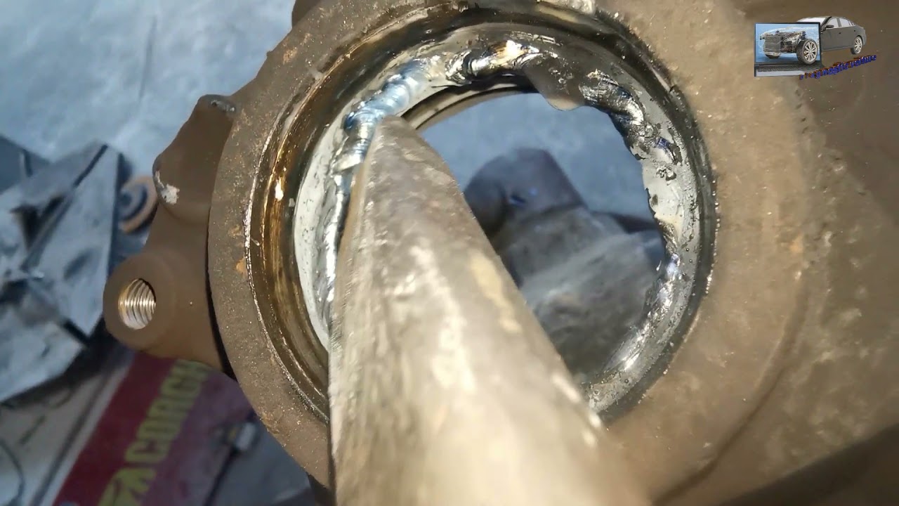 comment changer roulement de roue avant peugeot 208.             كيفية تغيير تحمل العجلة الأمامية