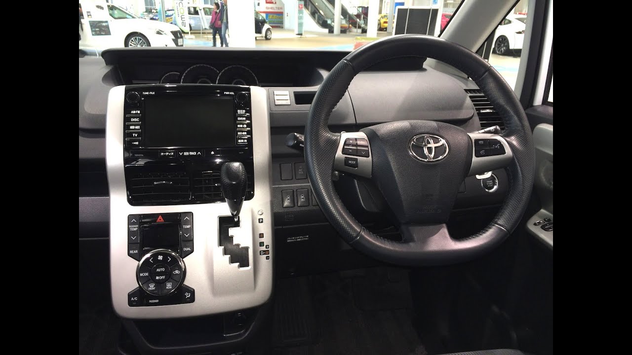 Toyota Noah Interior | Mega Web | Odaiba | CarNichiWa.com - YouTube