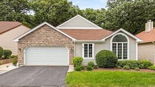 17 White Oak Ln, Elgin, IL