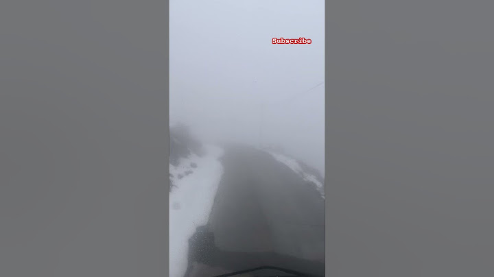 என்ன ஒரே பனிமூட்டமா இருக்கு 🏔️🗻🌧️ #snow #snowfall #fog #foggy #gantok #sikkim #shorts #shortsvideo