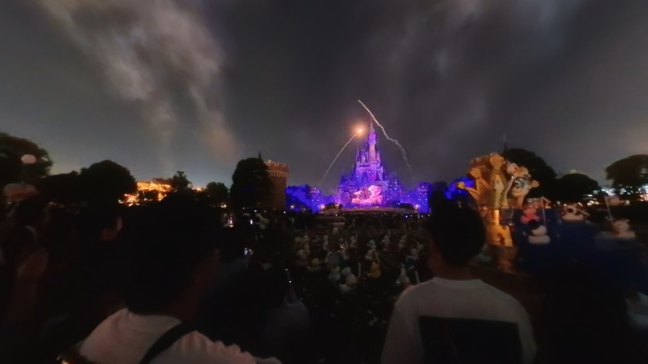 Watch in 360: Disneyland PoV | Tokyo | Reach for the Stars (Fireworks)