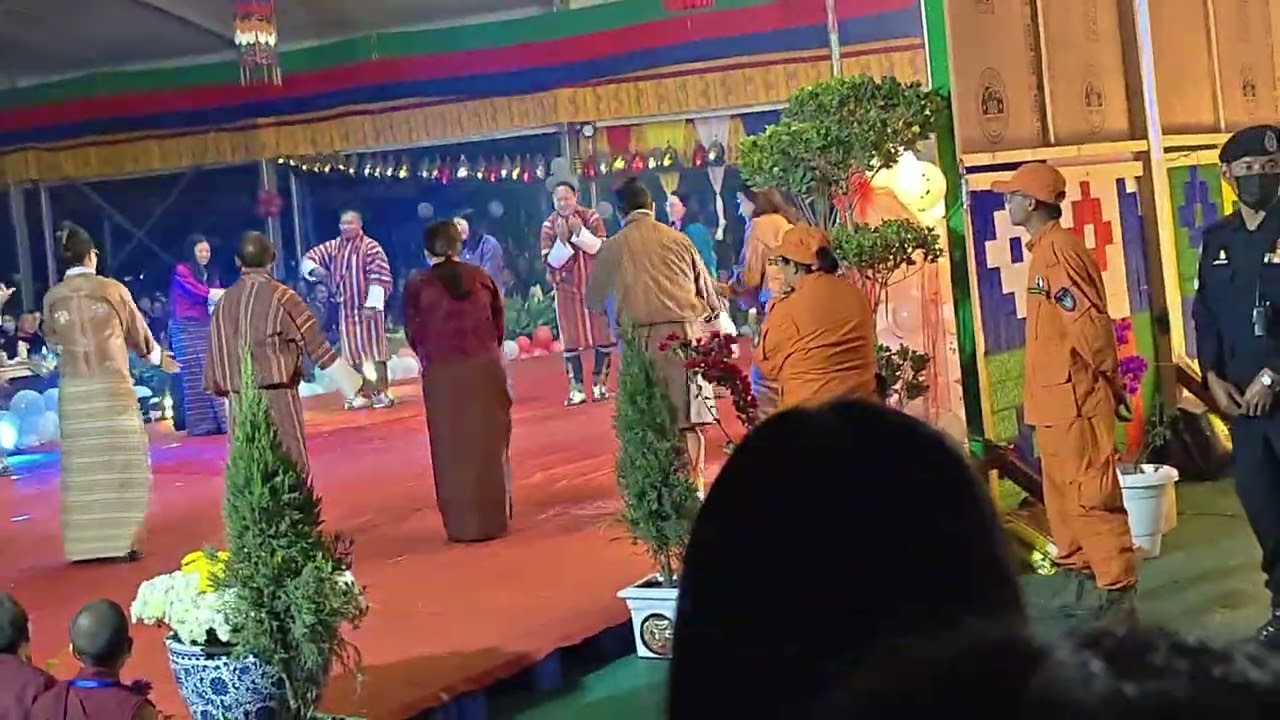 Kezang la song. Bay Khando la group 🤩