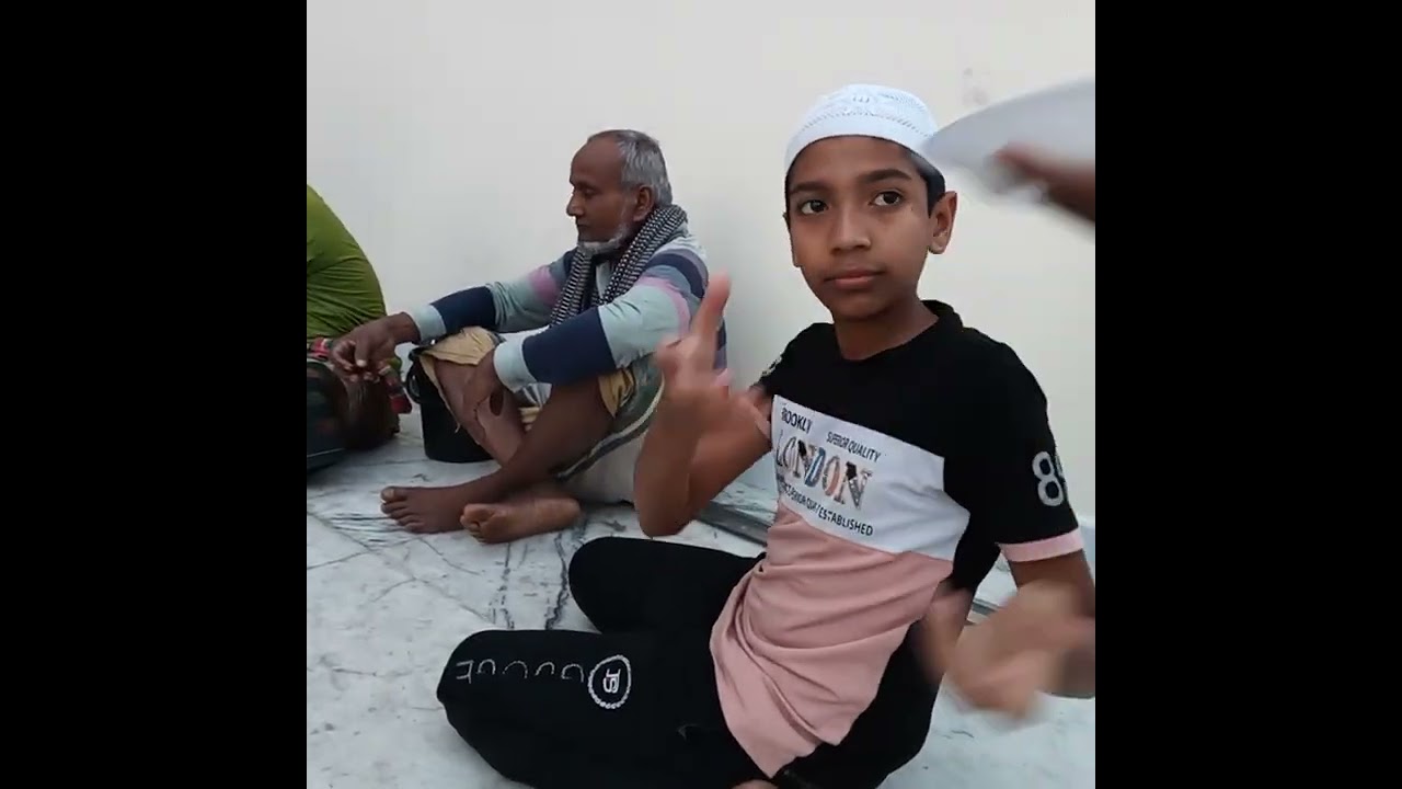 গুরুদাসপুর মডেল মসজিদ ইফতারি আয়োজন 