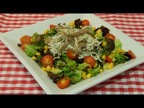 Video: Cocinar una deliciosa ensalada Claro de setas
