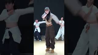 This Sexy Dance Just Went Viral #sexydance #hotgirl #trendingshorts #vayhongshop