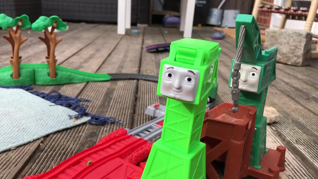 Trackmaster Thomas and Nia metallic special edition shiny Thomas