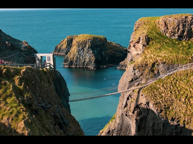 Giants Causeway & Carrick-a-Rede Rope Bridge Tour 