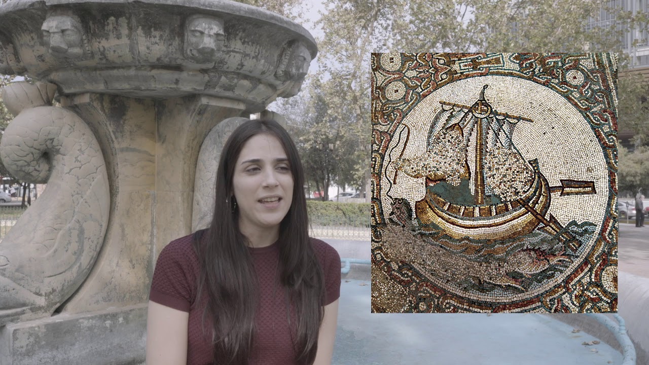 Fuente de los Delfines  , Frente a la Iglesia La Purísima