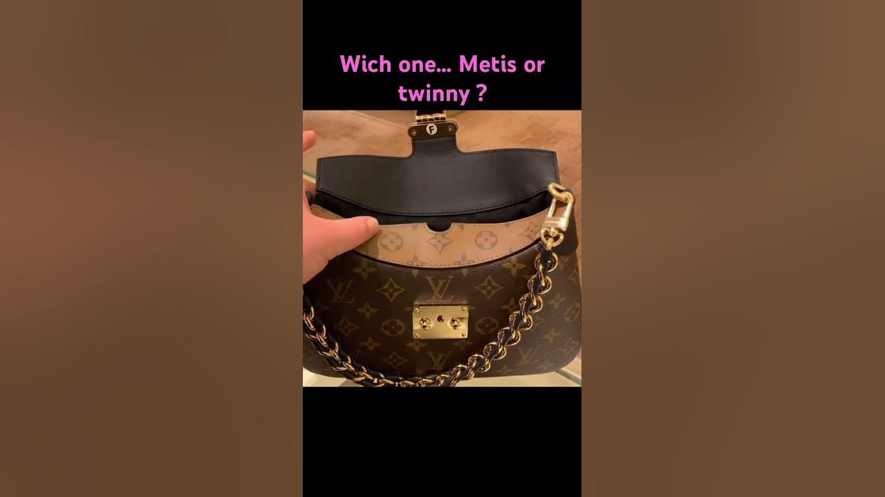 LOUIS VUITTON TWINNY VERSUS POCHETTE MÉTIS REVERSE MONOGRAM 