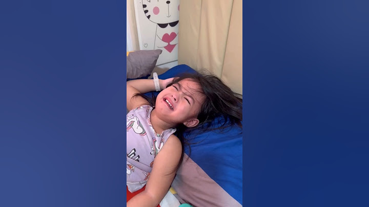 Toddler stops crying when she receives cash 💵💵💵#shorts #trending @MohammedAyub27