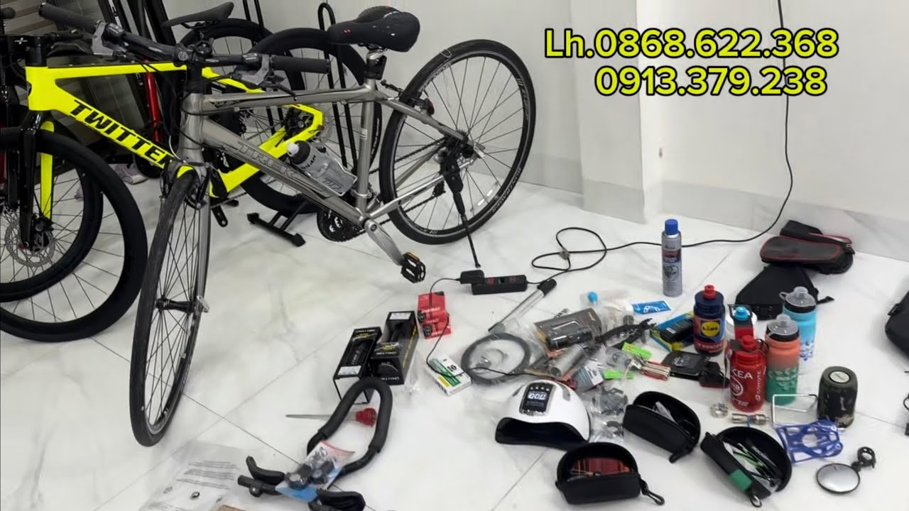 Giảm 50% phụ kiện xe đạp Nhật-Xe đạp full carbon, TREK,TWITTER-Kính đổi màu đạp xe-Bình nước vi sinh