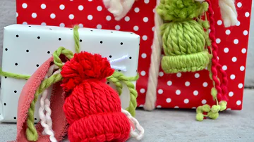 How to make a mini, yarn snow hat - no glue or sewing!