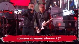 U2 ao vivo na Times Square com Chris Martin e Bruce Springsteen (U2 live at Times Square)