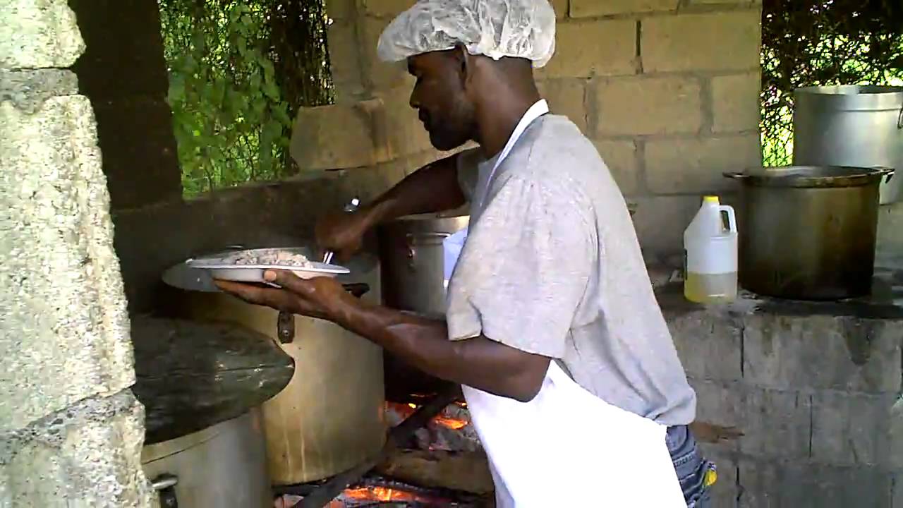 Great Food in Jamaica - 1 Channel Bar - Manderville Jamaica HD