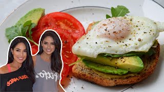 HEALTHY & DELICIOUS AVOCADO TOAST RECIPE W/ A FRIED EGG ON TOP